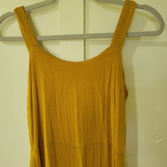 Tahari Dresses & Skirts - Mustard Yellow Sleeveless Dress